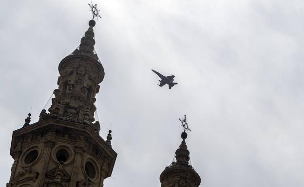 23 aeronaves sobrevuelan hoy la ciudad en un nuevo ensayo aéreo para el desfile del Día de las Fuerzas Armadas