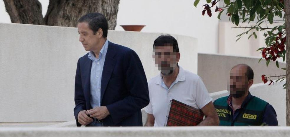 La Guardia Civil traslada a Zaplana a Madrid para registrar su despacho