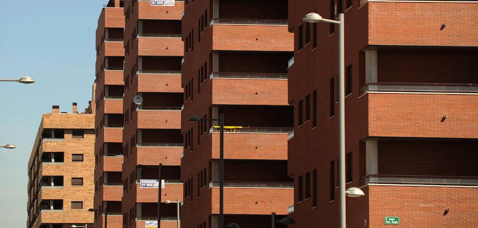 Ocho de cada diez viviendas tienen ya más de 18 años y su peso en el parque inmobiliario no para de crecer