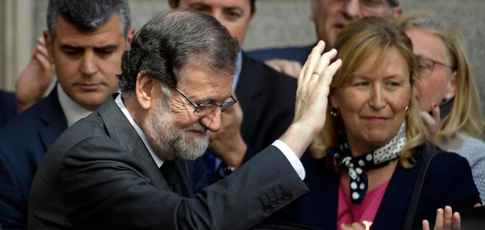 Barones del PP confían en que Rajoy guíe al partido hasta su renovación tras el verano