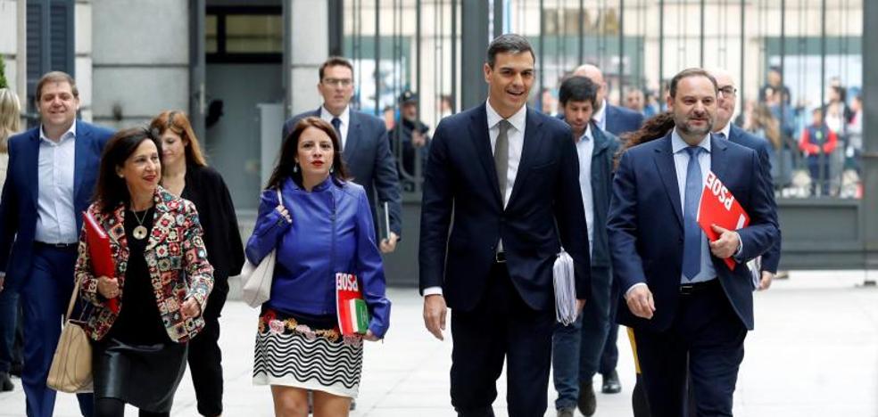 Pedro Sánchez perfila ya un Gobierno «socialista y en minoría» sin Podemos