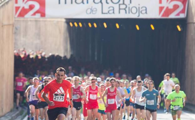 Salida de los corredores de la Media Maratón