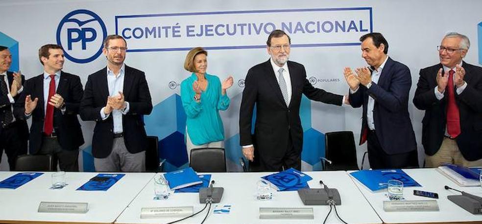 Rajoy facilita una transición rápida en el PP