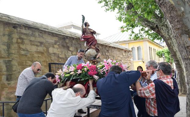 San Bernabé se da un paseo por Logroño