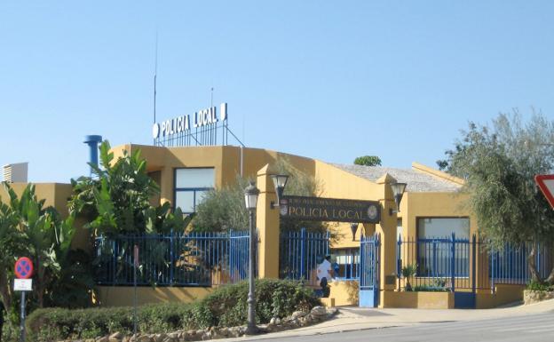 Detenidos dos policías locales de Estepona por la presunta agresión sexual a una joven