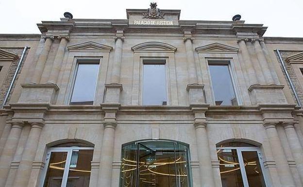 Los letrados de la Administración de Justicia no descartan la huelga