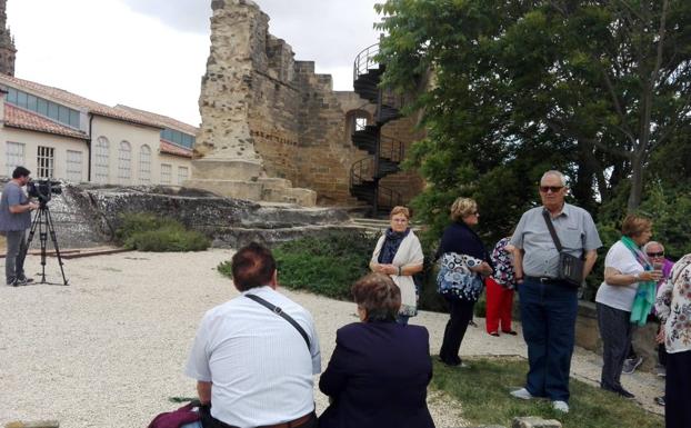 Una turista madrileña de 72 años muere tras caer de la torre del castillo de Briones