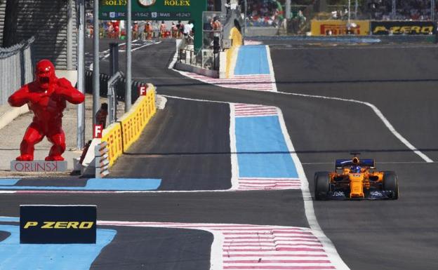 McLaren hunde a Alonso en Paul Ricard