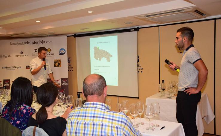 José Gil, Bodegas Olmaza, y Miguel Eguíluz, Bodegas Cupani, protagonizaron el club de catas de lomejordelvinoderioja.com