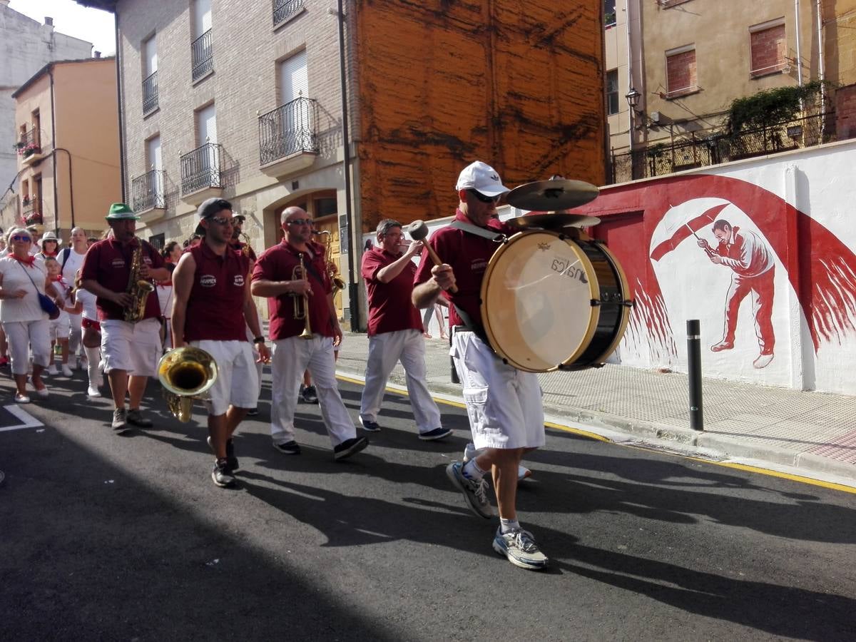 La versión infantil de la batalla del vino en Haro