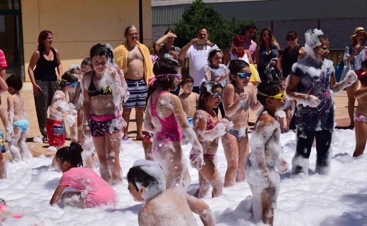 Divertido domingo de fiestas en Entrena