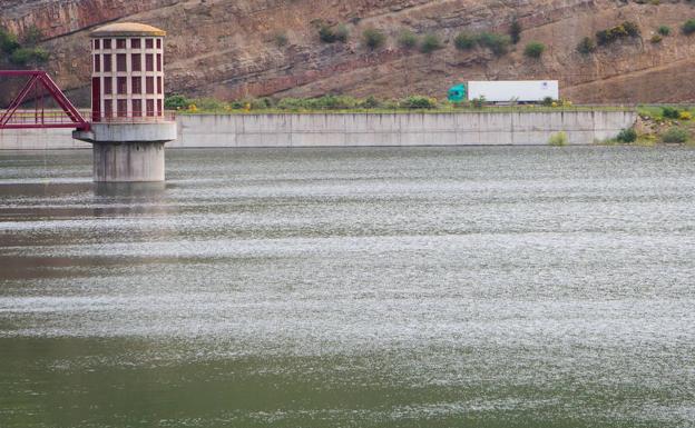 Los embalses riojanos del Ebro están a más del 90 % tras perder más de dos hectómetros