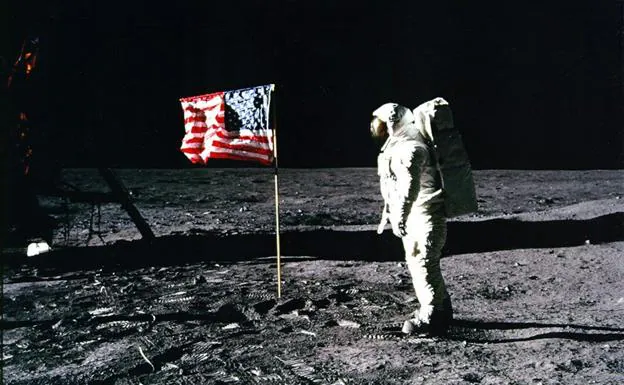 La familia de Neil Armstrong subastará la colección del primer hombre que pisó la luna