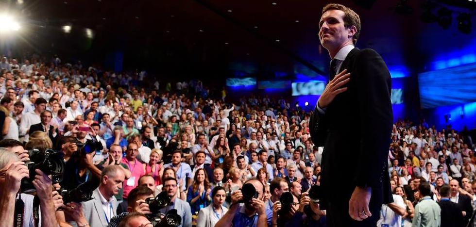 Casado hará secretaria general a una mujer y presentará su cúpula en Cataluña