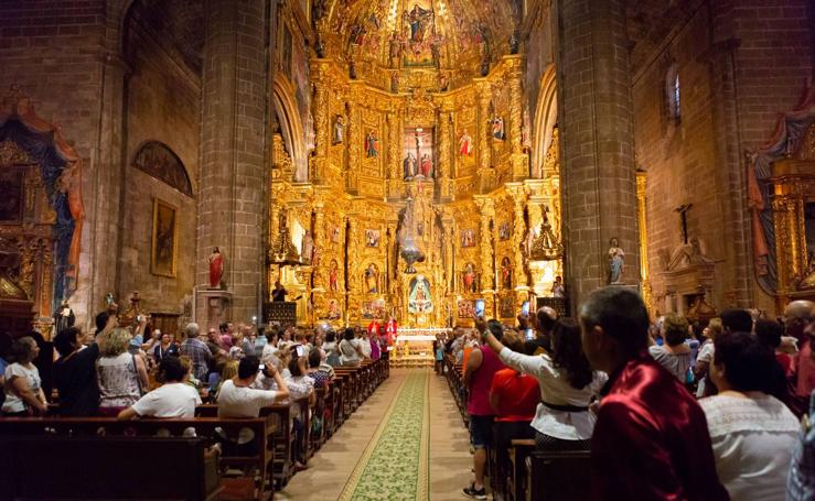 Navarrete estrena 'botafumeiro' en honor a Santiago