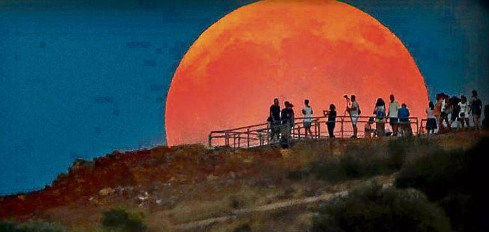 Noche de Luna roja