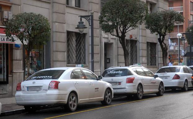 Los taxistas riojanos se suman a la huelga