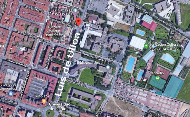Un bebé hospitalizado tras atropellar un coche el carrito en el que era transportado
