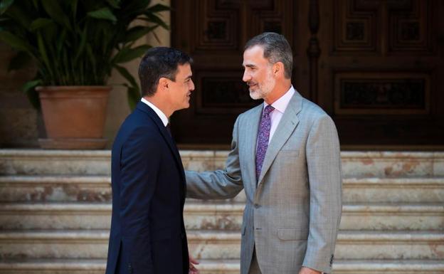 Sánchez dice tras su reunión en Marivent que el Rey «siempre ha tendido puentes con Cataluña»