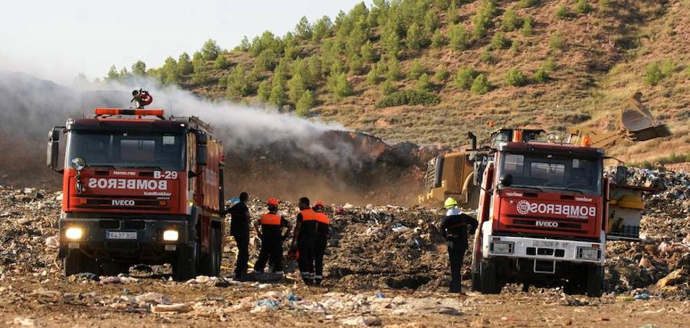 Sofocado un incendio en el vertedero de Nájera