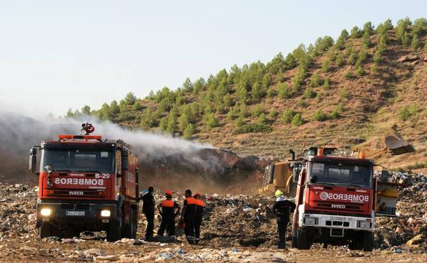 Sofocado un incendio en el vertedero de Nájera