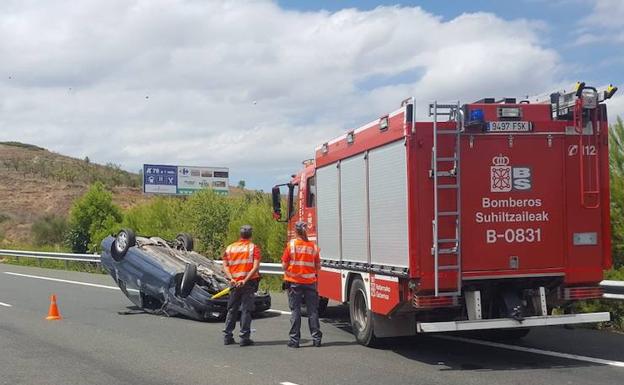Una mujer herida en accidente de tráfico en Viana