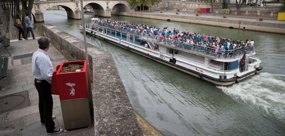 Un urinario con vistas al Sena