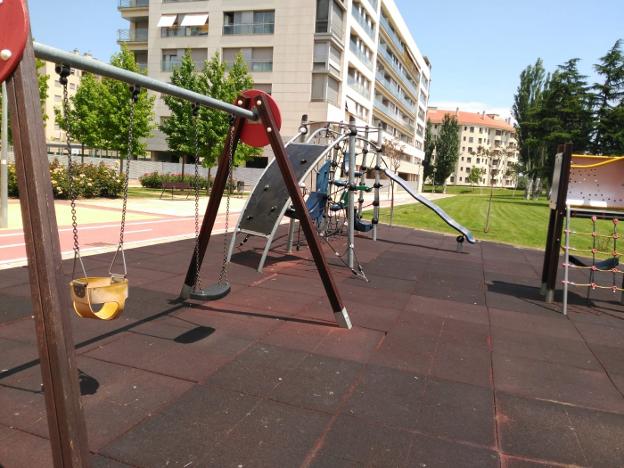 La Guindila: columpios que te manchan de negro