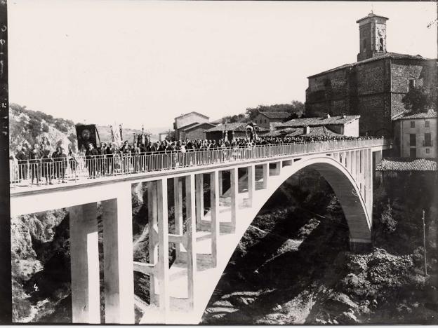 La Retina: inauguración del puente de Ortigosa