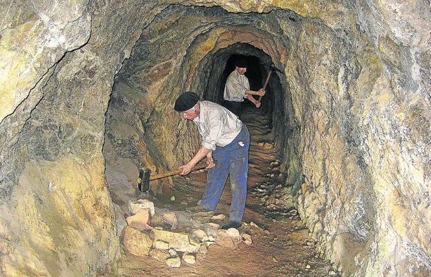 Los últimos mineros riojanos en los Túneles de los Moros de Jubera