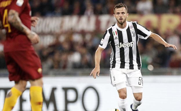 Pjanic renueva su contrato con la Juventus hasta 2023