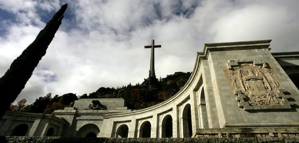 El PP se propone recurrir el decreto del Gobierno para exhumar a Franco