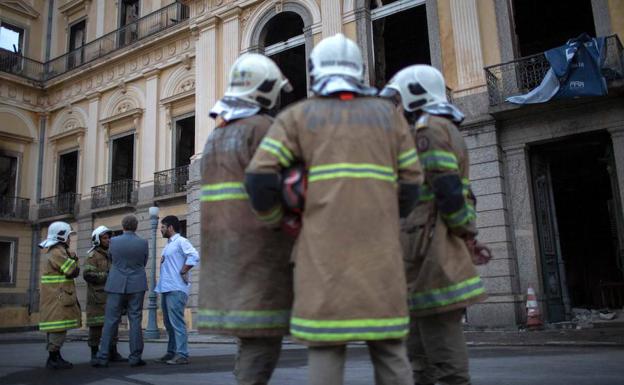 El museo destruido por un incendio en Brasil no tenía seguro ni brigada de bomberos