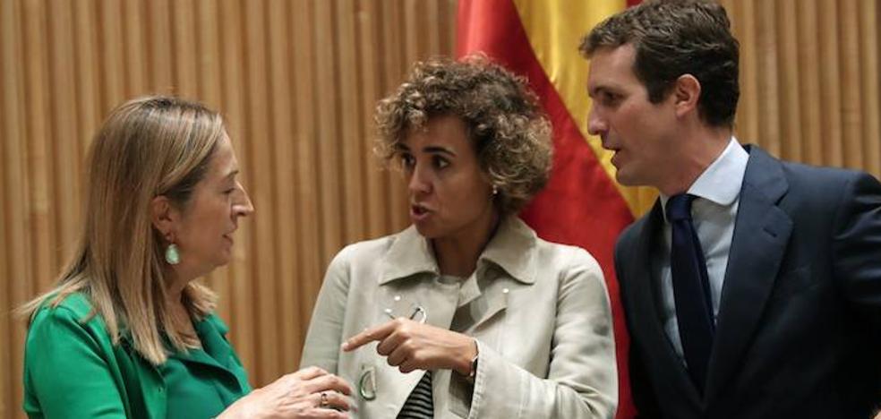 Casado corrige a Pastor sobre la presencia de Torra en el Congreso