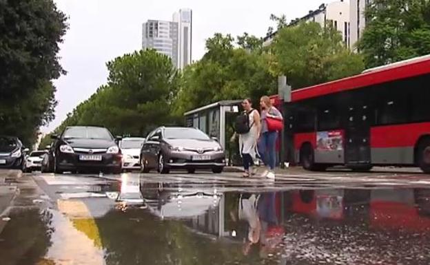 Inundaciones, cortes de carreteras y cambios en los vuelos por tormentas en toda España