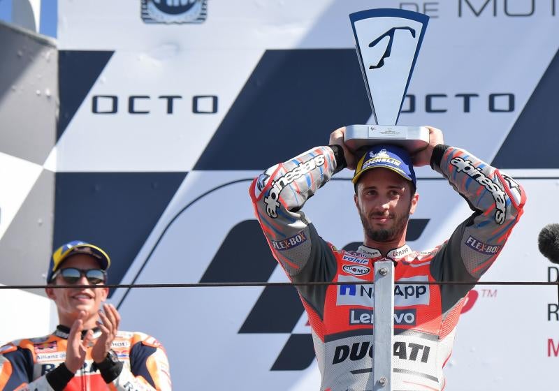 Dovizioso brilla en Misano en el duelo a tres