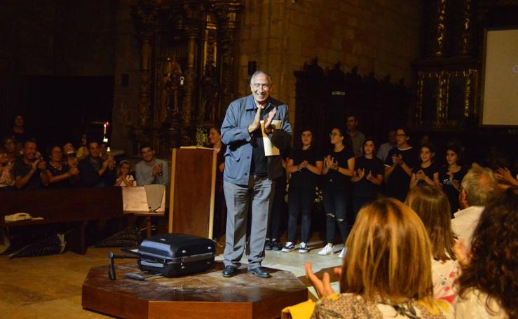 Arnedo homenajea por sorpresa a Tomas Ramírez