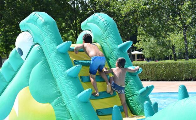 Casi 300.000 logroñeses usan las piscinas municipales en verano