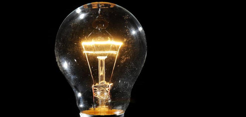 La luz, imparable, marca este miércoles otro máximo anual con las renovables en mínimos