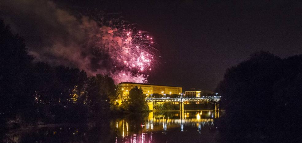 Primera noche de fuegos artificiales