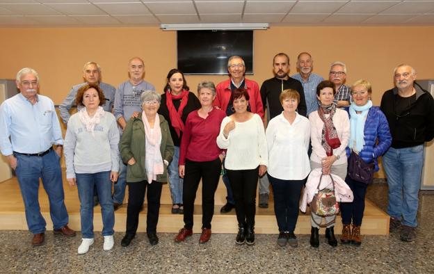 Un grupo de 85 personas busca suelo para levantar su residencia