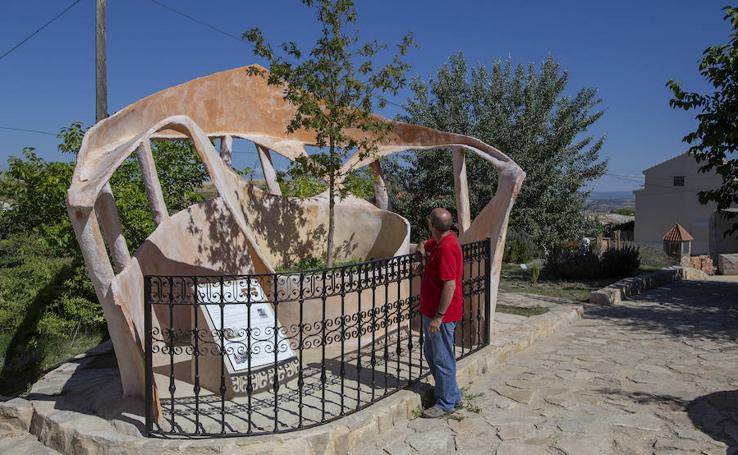 Olmeda de la Cuesta, el pueblo con más esculturas que vecinos