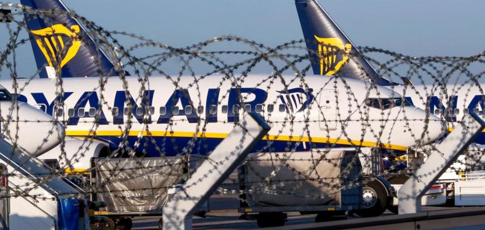 Ryanair recorta un 12% su plan de crecimiento por las huelgas y cae en Bolsa