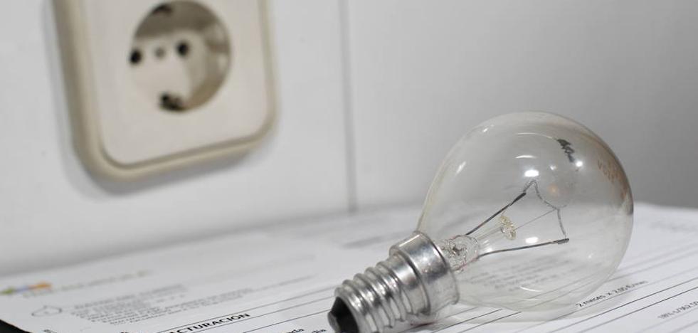 La inflación sube una décima más de lo esperado por la subida de la luz