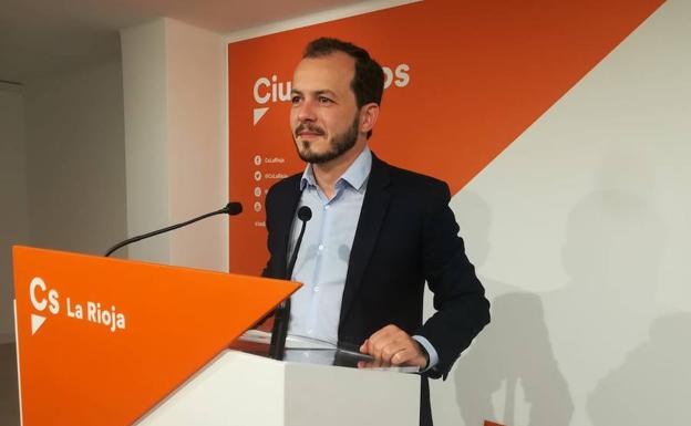 Baena: «La Ley de Profesionalización reducirá políticos en empresas públicas»