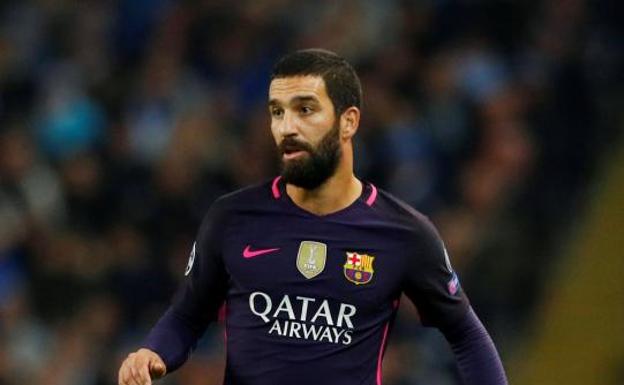 Arda Turan será investigado por vínculos golpistas