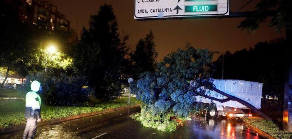 La gota fría más potente de la última década deja más de 540 avisos de emergencia