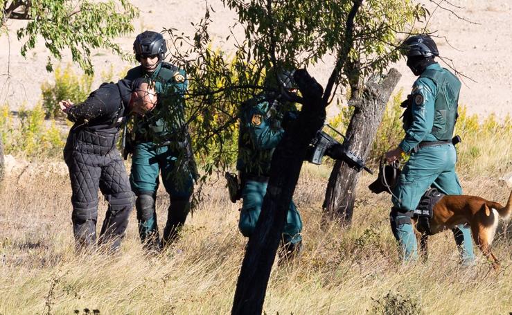 El GAR y la Gendarmería francesa ensayan en la capital riojana un nuevo método para encontrar explosivos terroristas