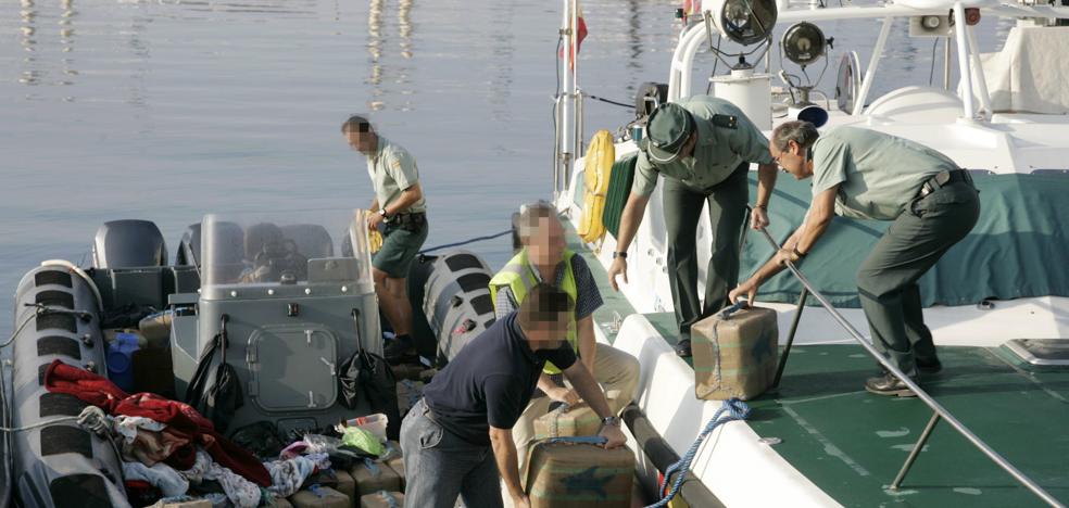 El Gobierno declara la guerra al 'narco' del Estrecho al prohibir las planeadoras