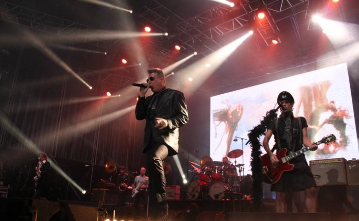 Loquillo celebró sus 40 años de rock en Arnedo